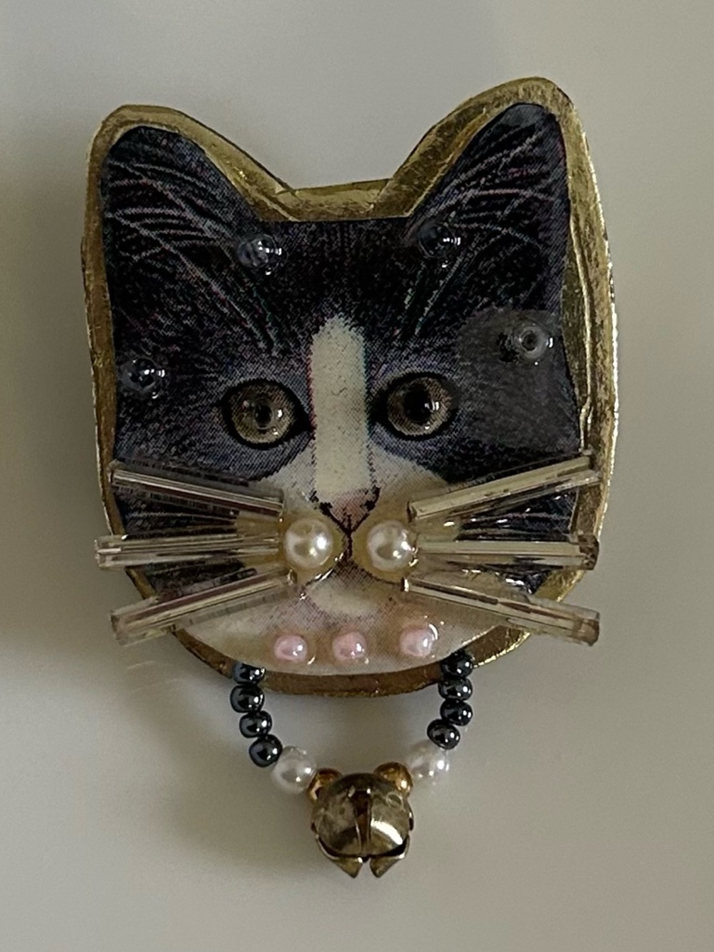 Vintage Bonnie Kondor Mixed Media Artisan Gray and White Cat Brooch